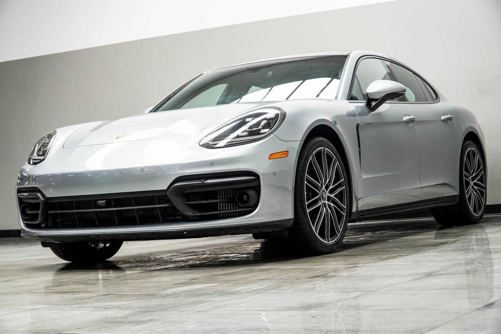 Used 2021 Porsche Panamera 4 image 13