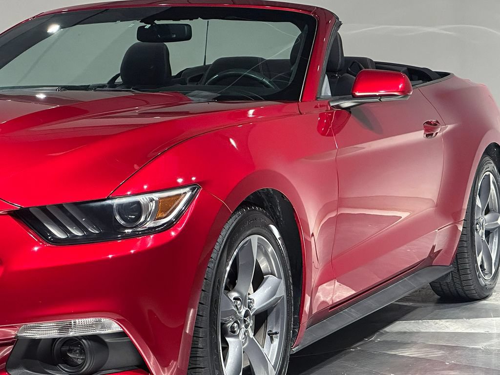 Used 2015 Ford Mustang Convertible w/ Equipment Group 051A RWD image 10