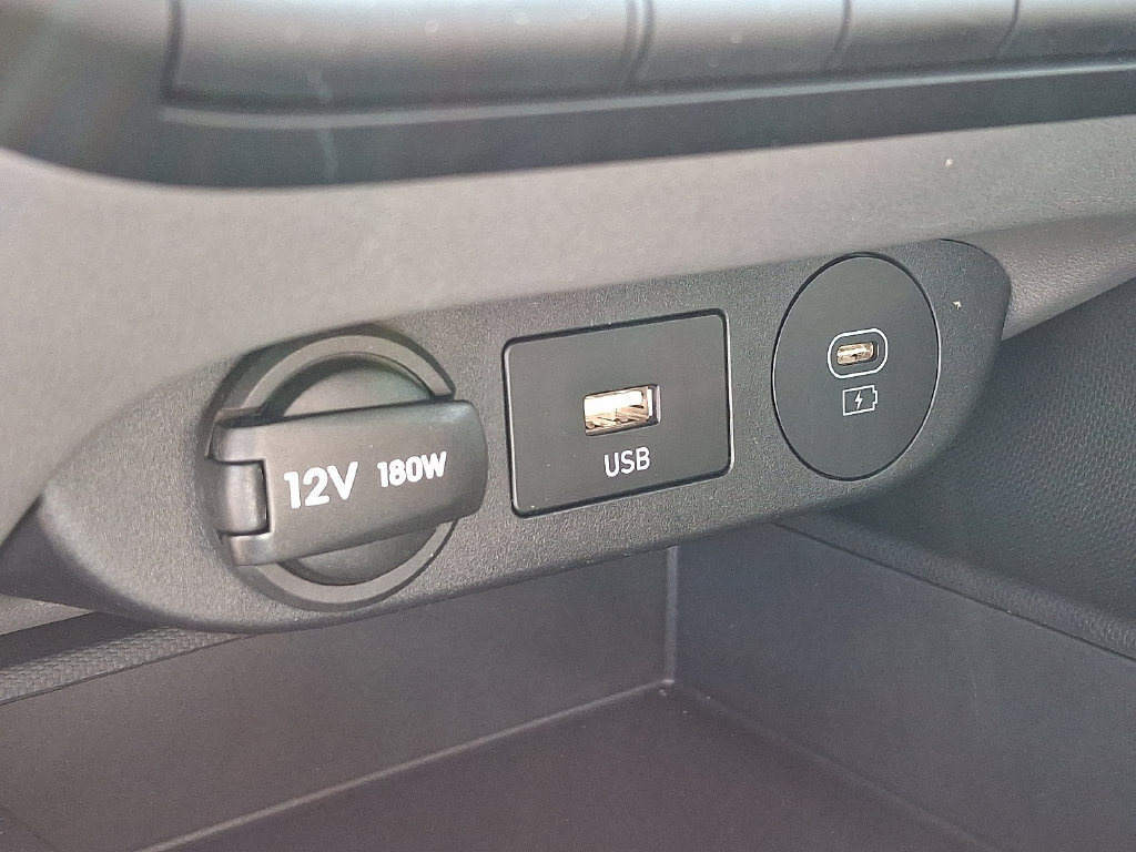 Used 2024 Hyundai Elantra SE FWD image 24
