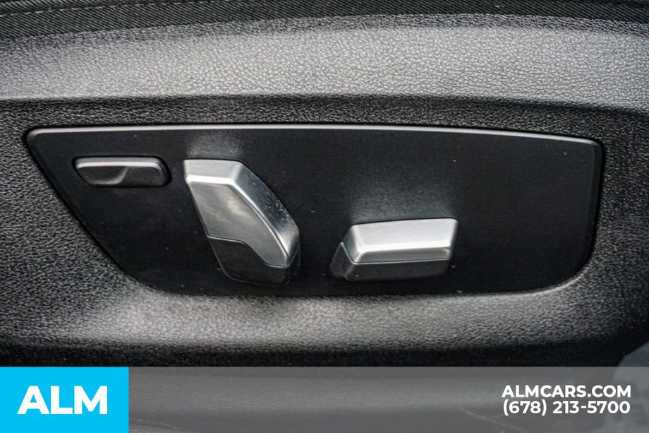 Used 2023 BMW 540i xDrive w/ M Sport Package image 59