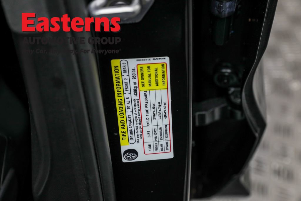 Used 2019 Volvo XC60 T5 Momentum w/ Multimedia Package image 58