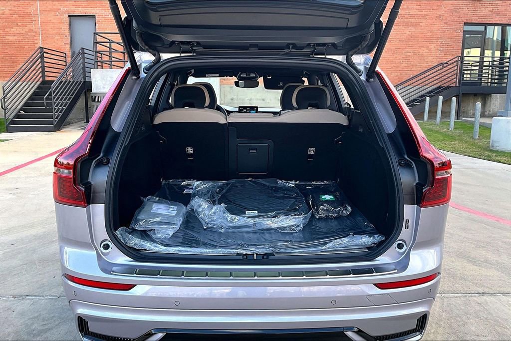 New 2026 Volvo XC60 B5 Plus w/ Protection Package Premier AWD/4WD image 45