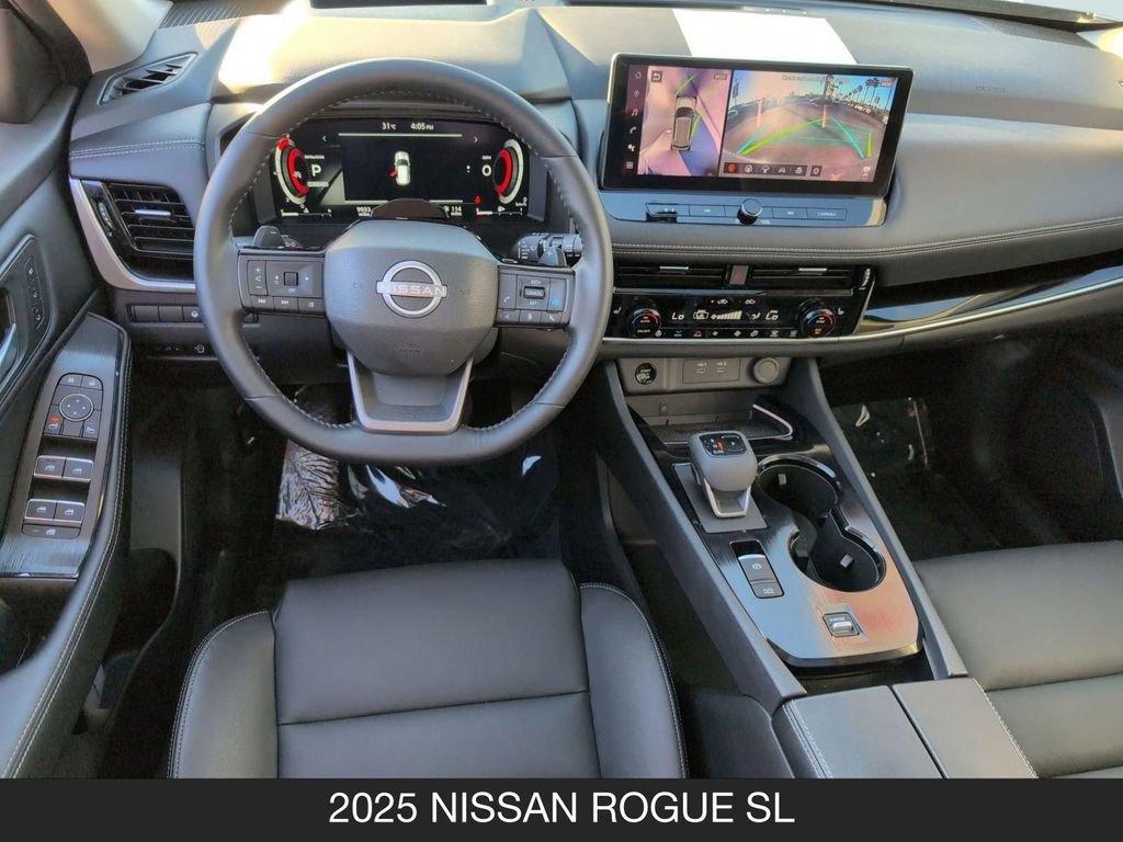 Certified 2025 Nissan Rogue SL w/ Tech Package FWD image 15