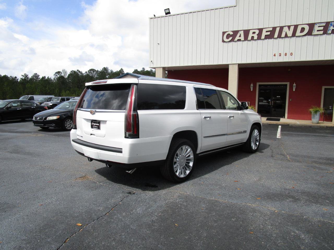 Used 2019 Cadillac Escalade ESV Platinum image 5