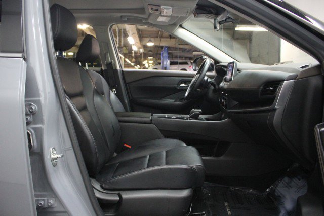 Used 2023 Nissan Rogue SV w/ SV Premium B Package image 22