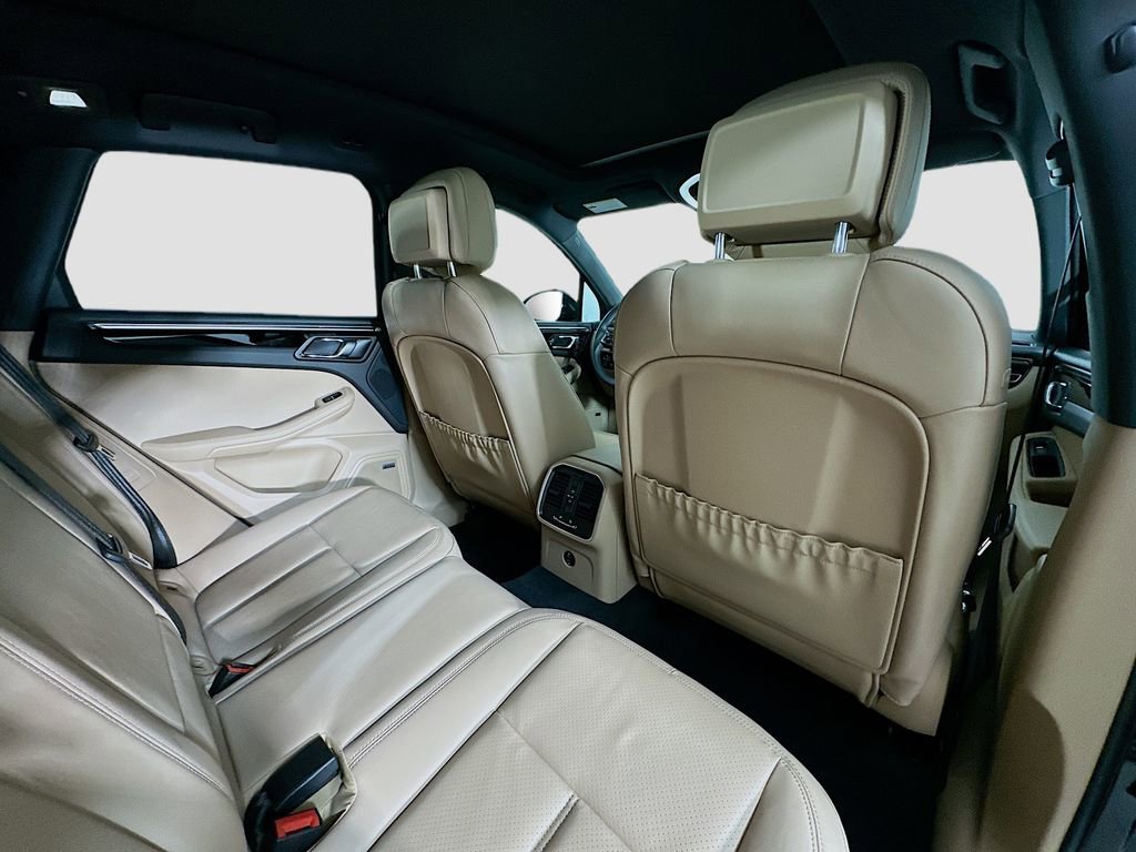 Certified 2026 Porsche Macan image 30