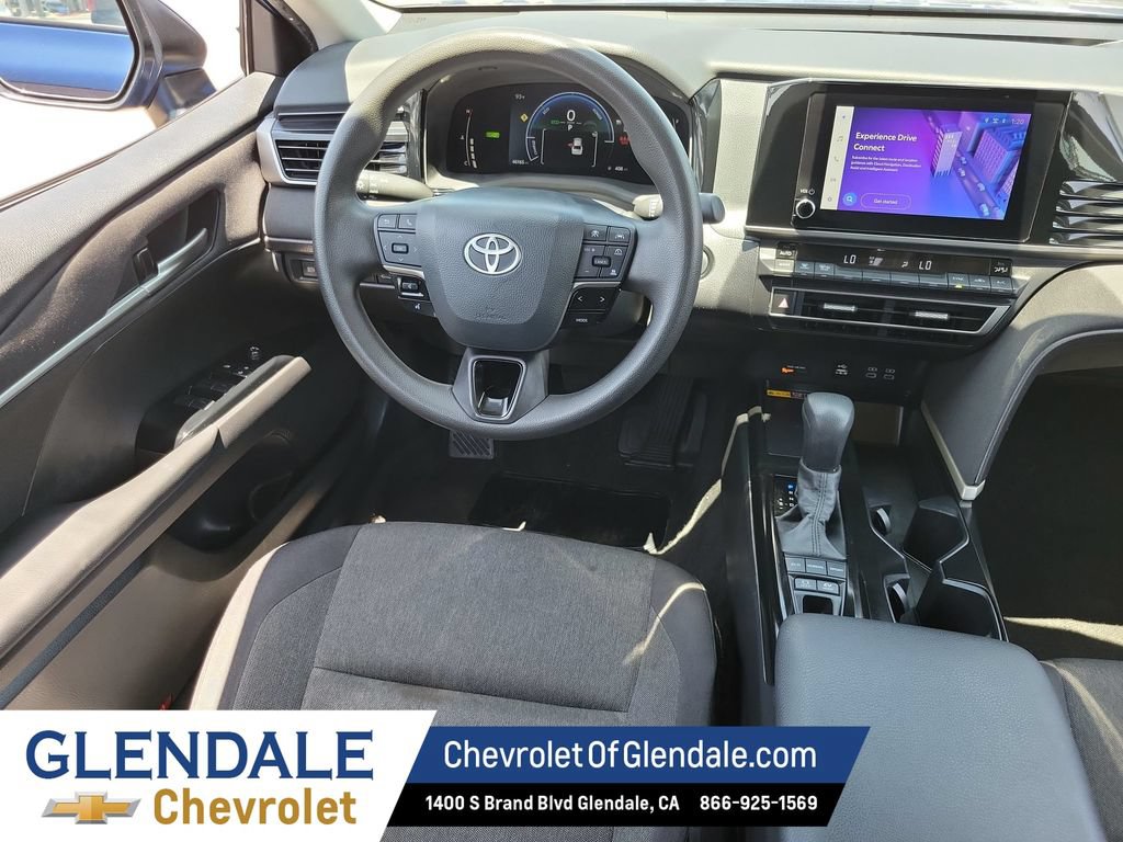 Used 2025 Toyota Camry LE FWD image 23