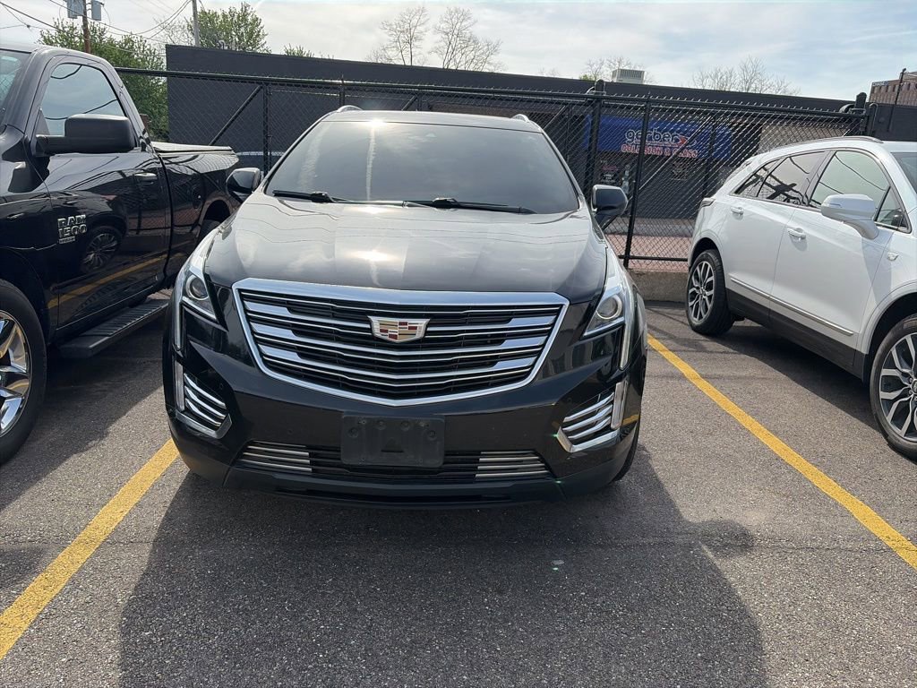 Used 2019 Cadillac XT5 Luxury AWD/4WD image 2