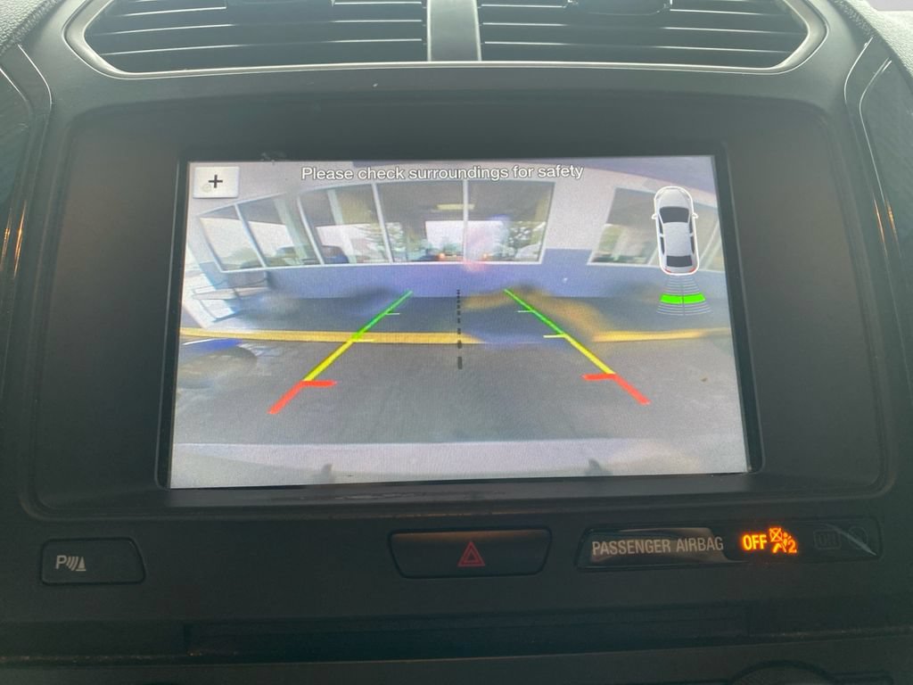 Used 2017 Ford Explorer XLT w/ Equipment Group 202A FWD image 15