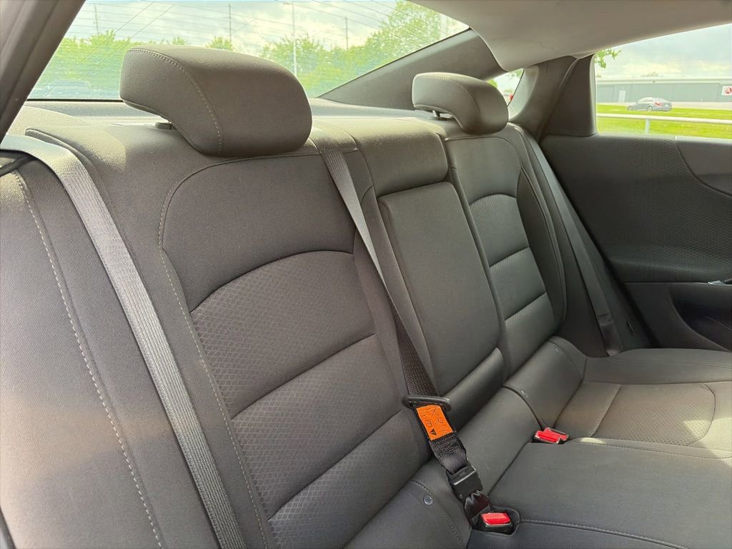 Used 2016 Chevrolet Malibu LT FWD image 30