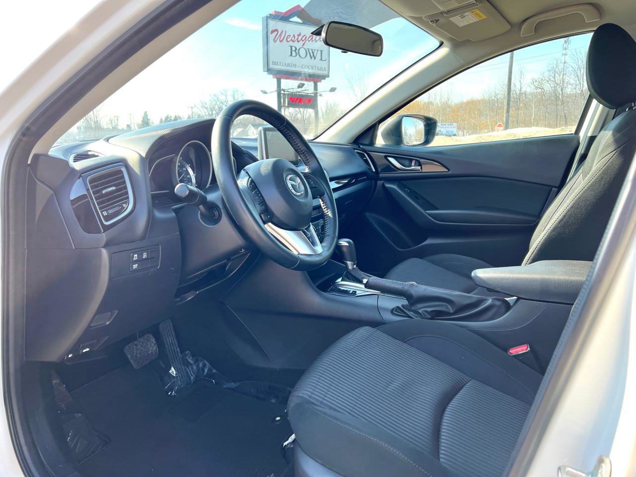 Used 2015 MAZDA MAZDA3 i Touring image 16