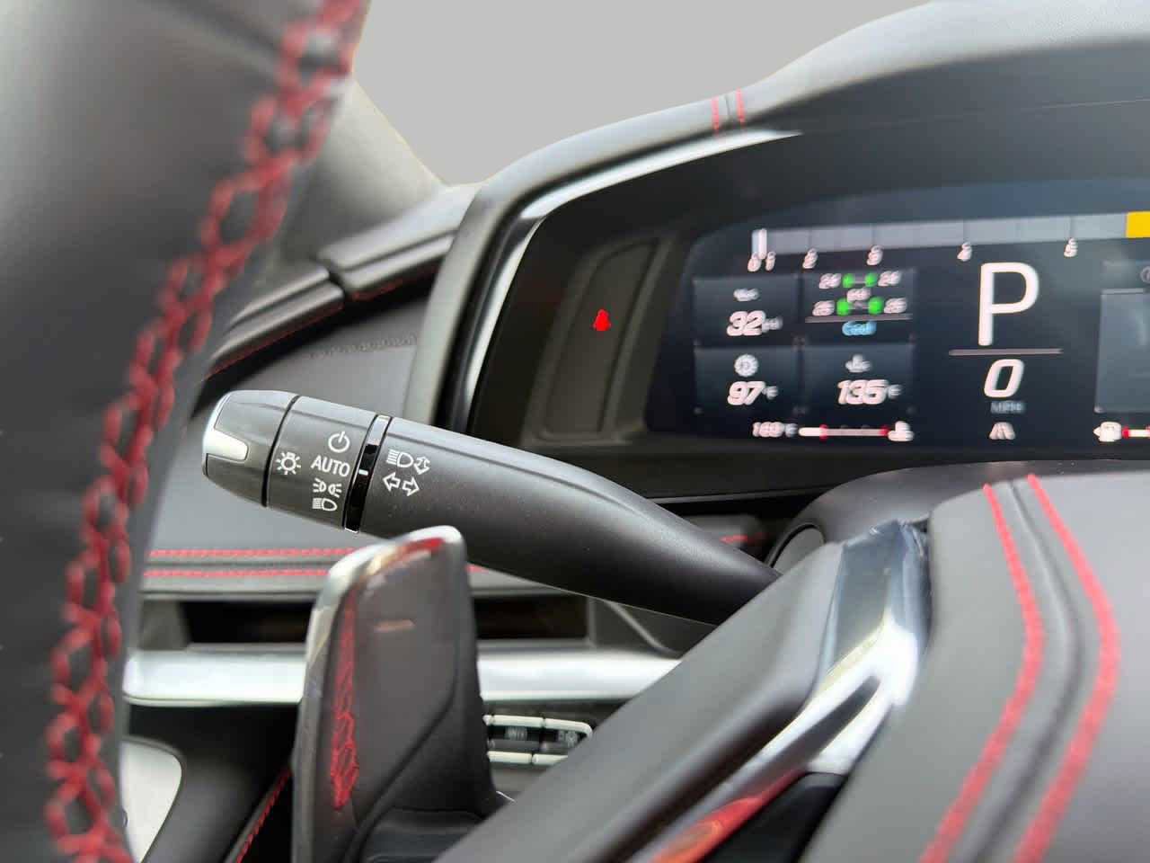 Used 2024 Chevrolet Corvette Stingray Premium Cpe w/ Z51 Performance Package image 17