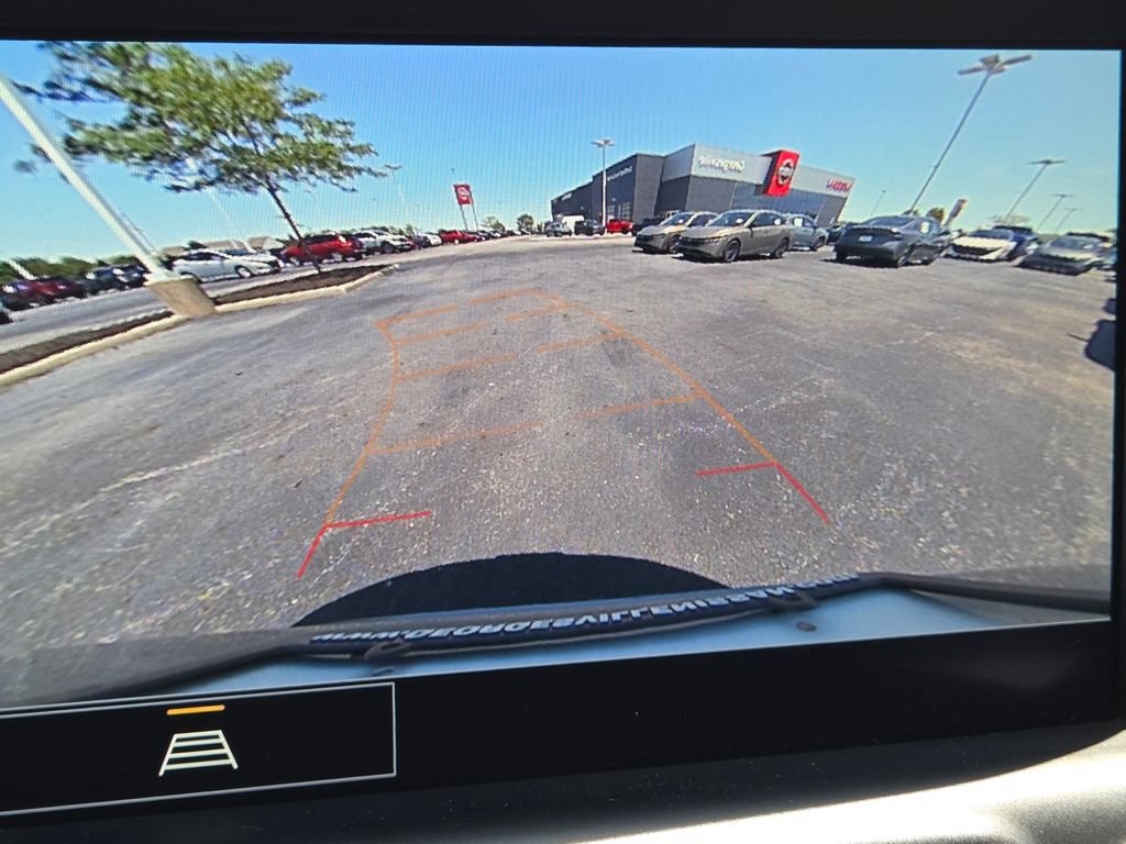 Used 2024 GMC Terrain SLT AWD/4WD image 7