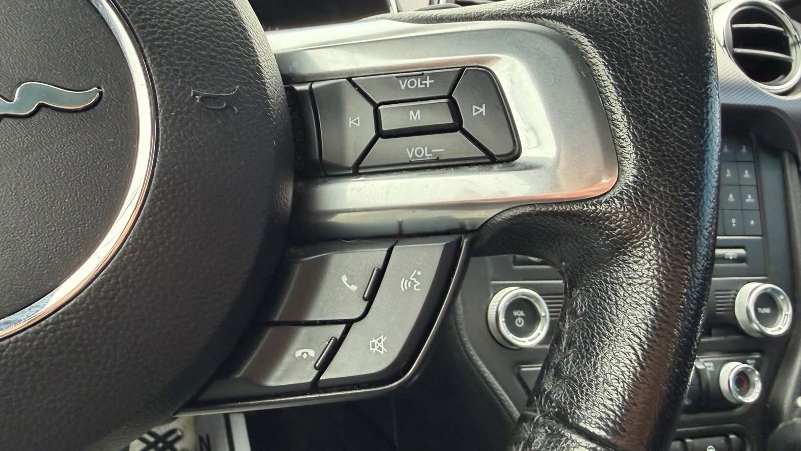 Used 2016 Ford Mustang Coupe image 30