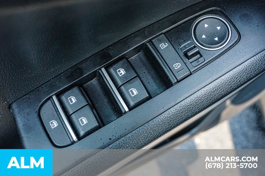 Used 2025 Kia Soul LX w/ LX Technology Package FWD image 46