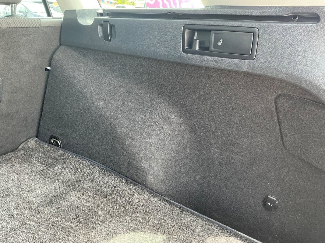 Used 2016 Volkswagen Golf S image 12