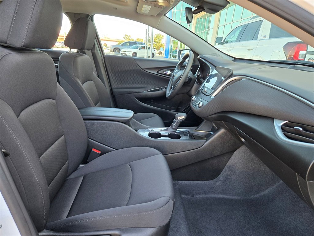 Used 2024 Chevrolet Malibu LT image 23