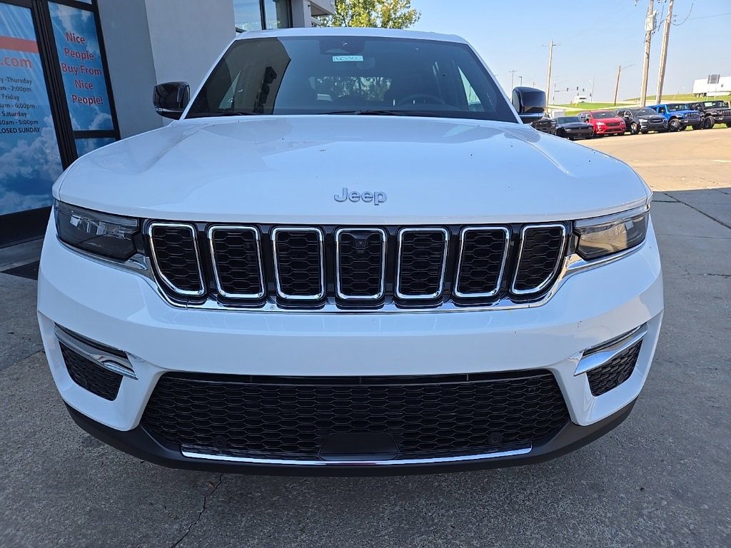 New 2025 Jeep Grand Cherokee Limited w/ Luxury Tech Group II image 14