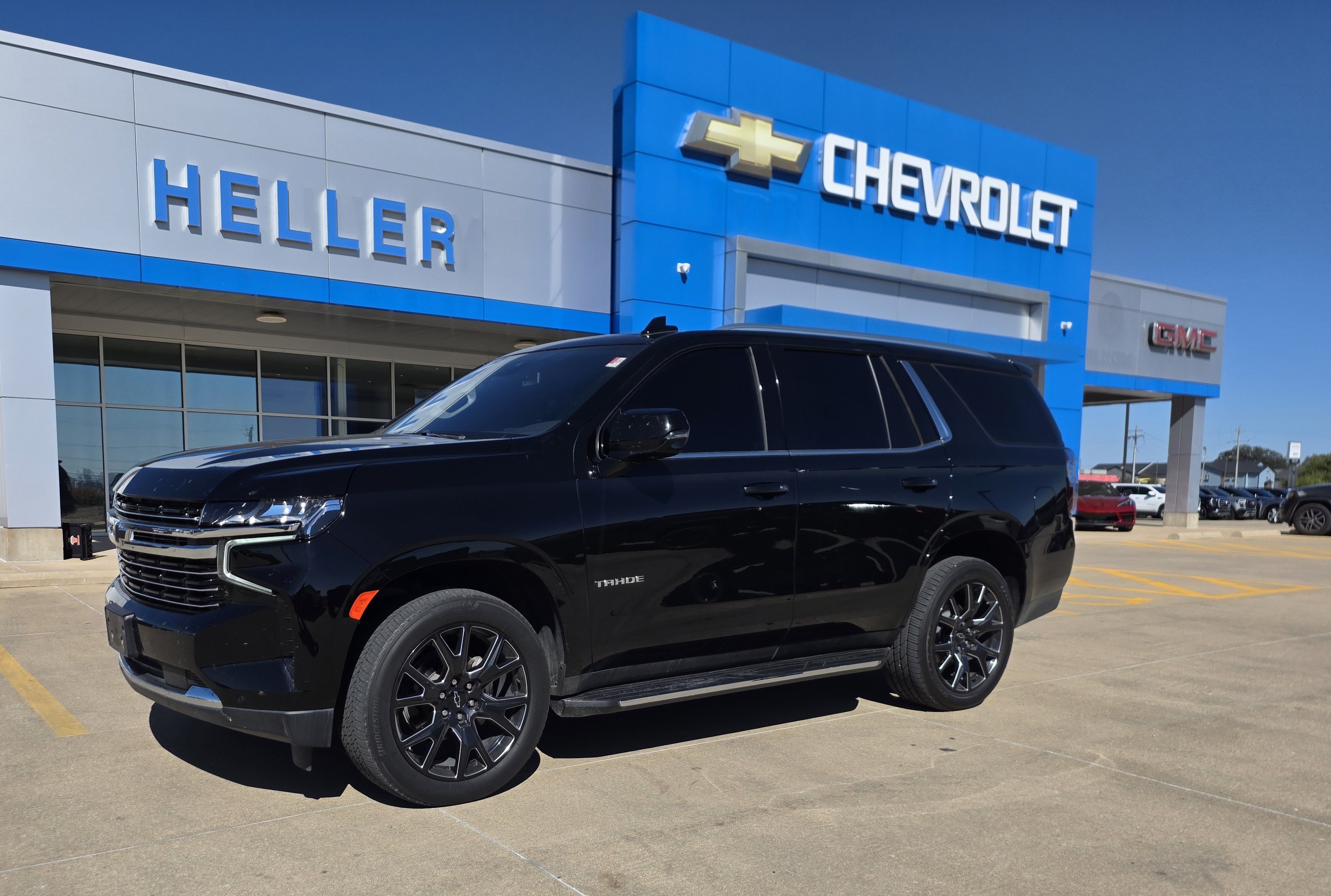 Used 2023 Chevrolet Tahoe LT w/ Luxury Package RWD image 3