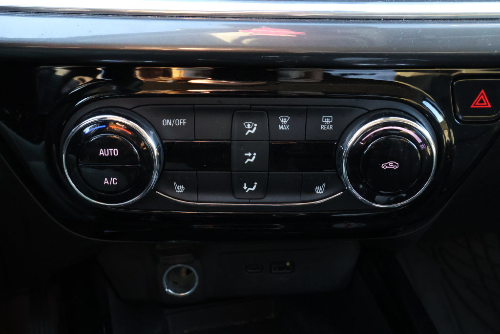 Used 2024 Chevrolet Trax ACTIV w/ Sunroof Package FWD image 24