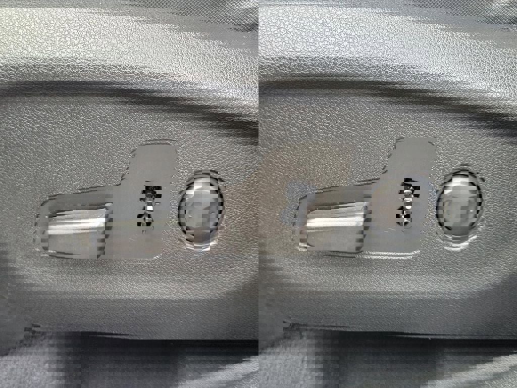 Used 2019 Kia Sorento LX w/ LX Convenience Package image 32