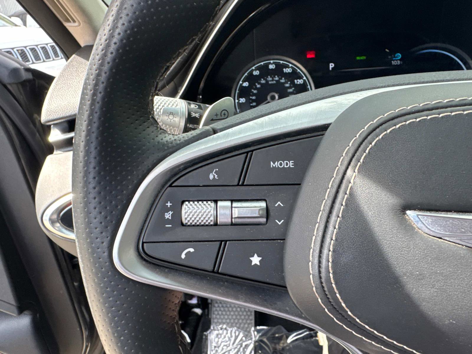 Used 2025 Genesis Electrified GV70 image 11