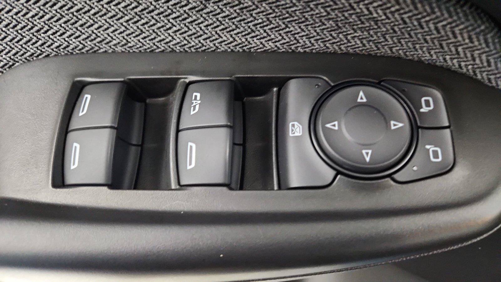 Used 2025 Chevrolet TrailBlazer LT FWD image 18