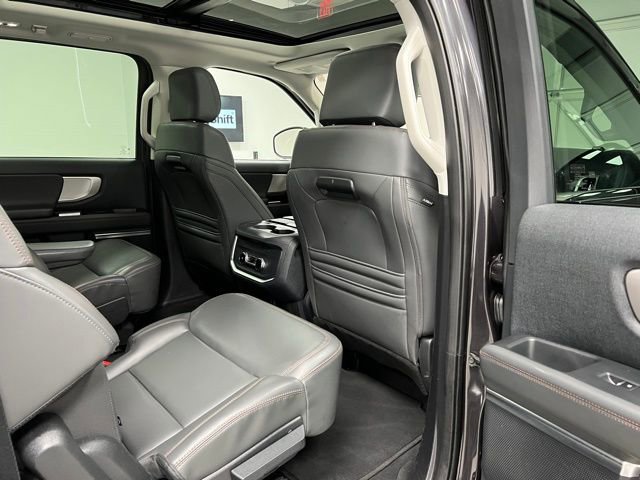 Used 2025 Ford Expedition Max Active AWD/4WD image 54