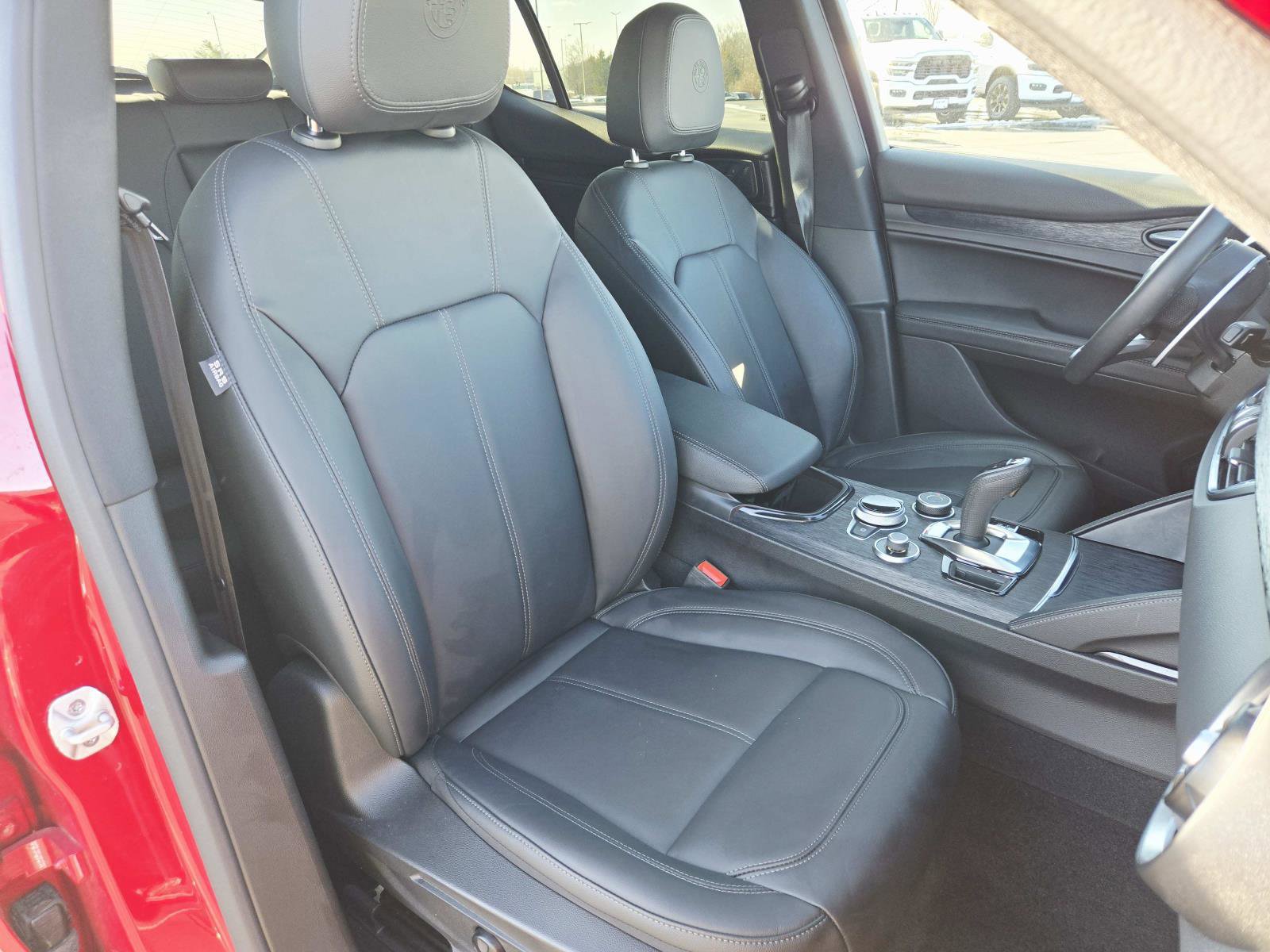 Used 2024 Alfa Romeo Stelvio Sprint image 17