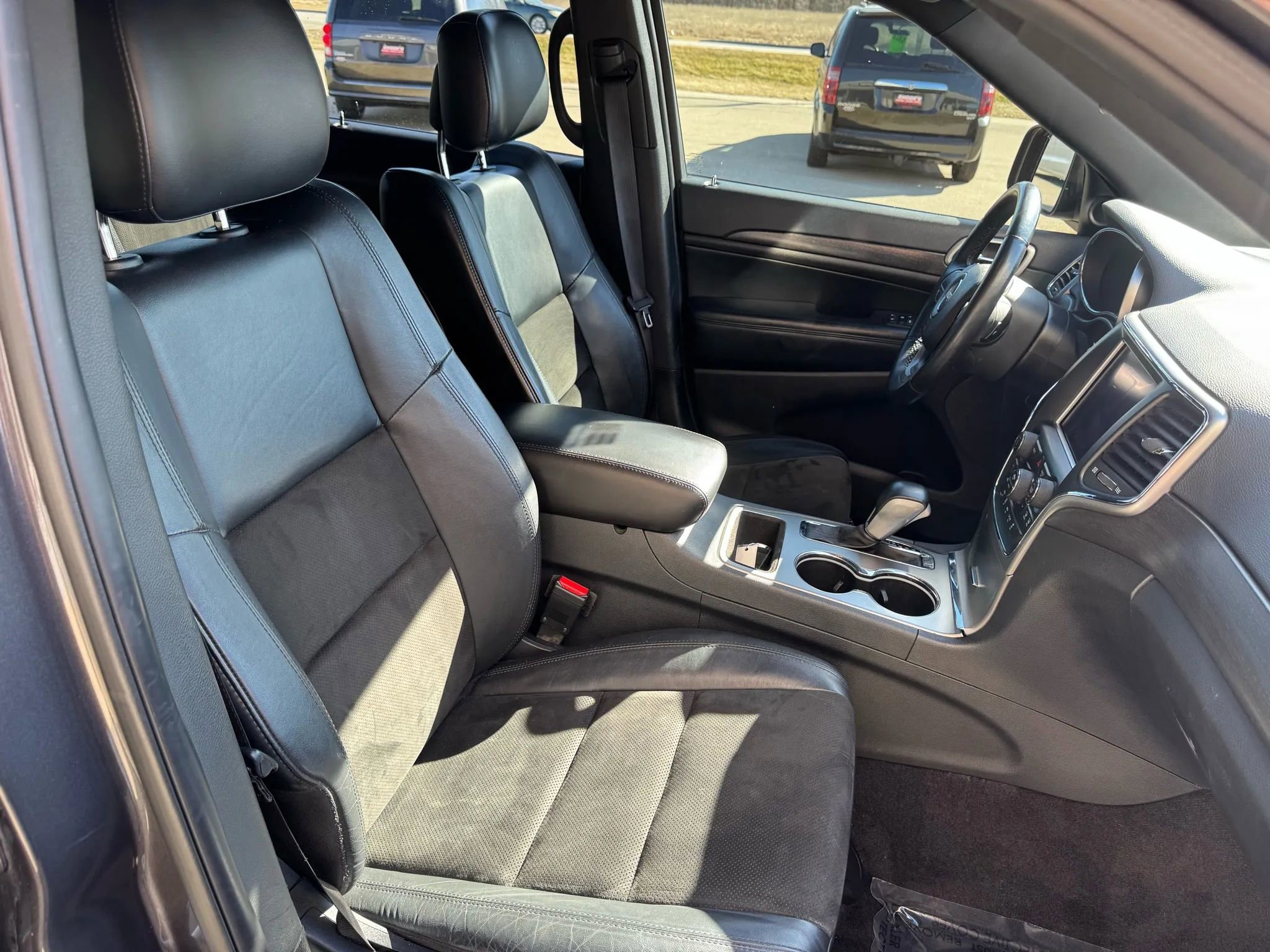 Used 2018 Jeep Grand Cherokee Altitude image 14