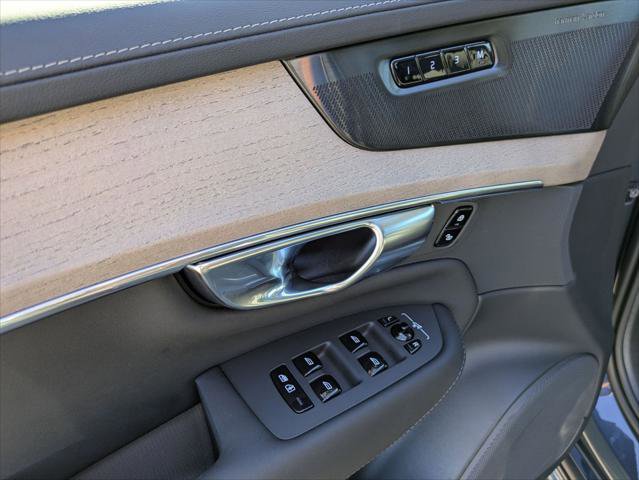 Used 2025 Volvo XC90 B6 Plus w/ Protection Package Premier image 11