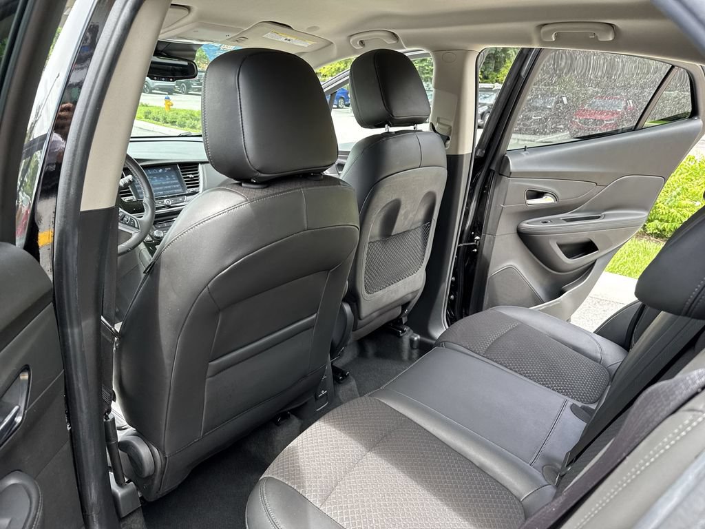 Used 2021 Buick Encore Preferred w/ Safety Package II FWD image 34