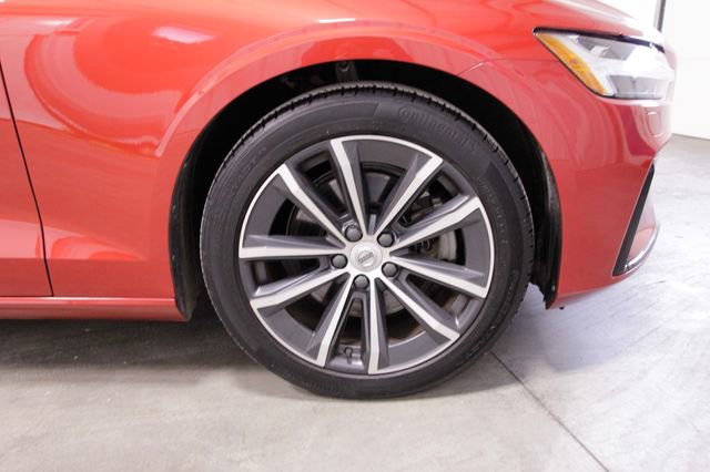 Used 2022 Volvo S60 B5 Momentum w/ Advanced Package image 11
