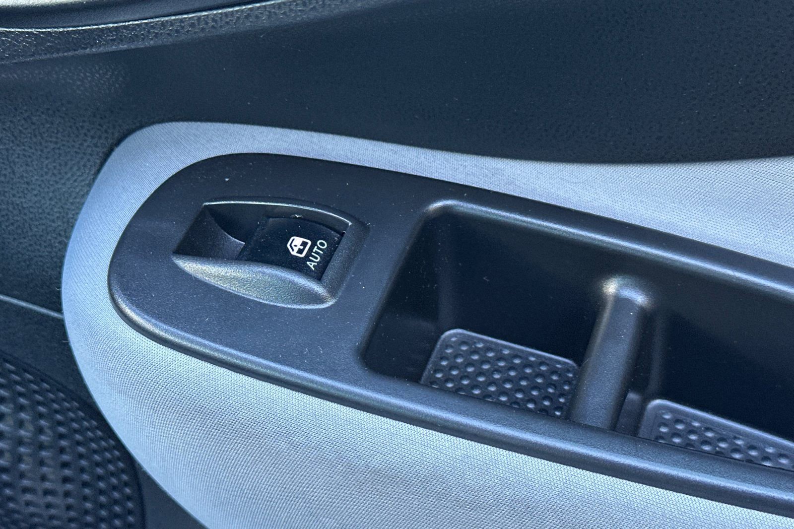 Used 2014 FIAT 500L Easy image 22