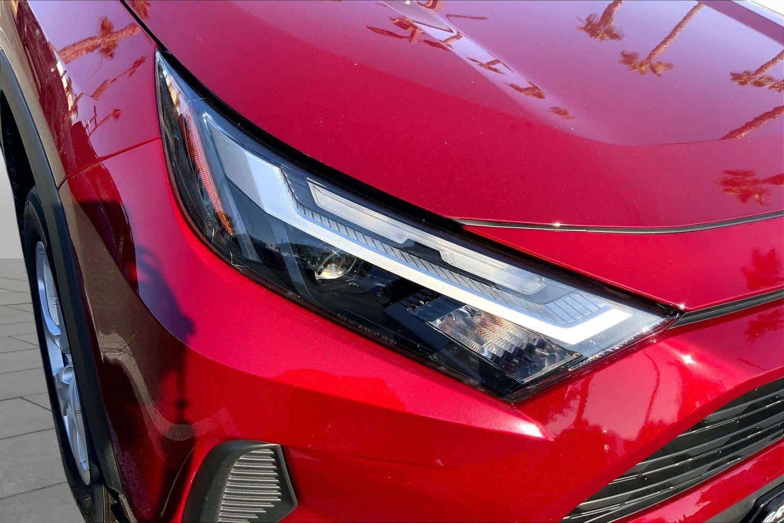 Certified 2025 Toyota RAV4 LE AWD/4WD image 27