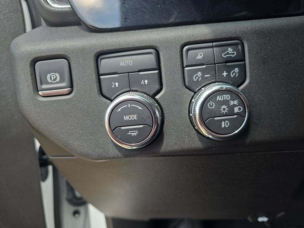 Used 2025 GMC Sierra 1500 SLT AWD/4WD image 27
