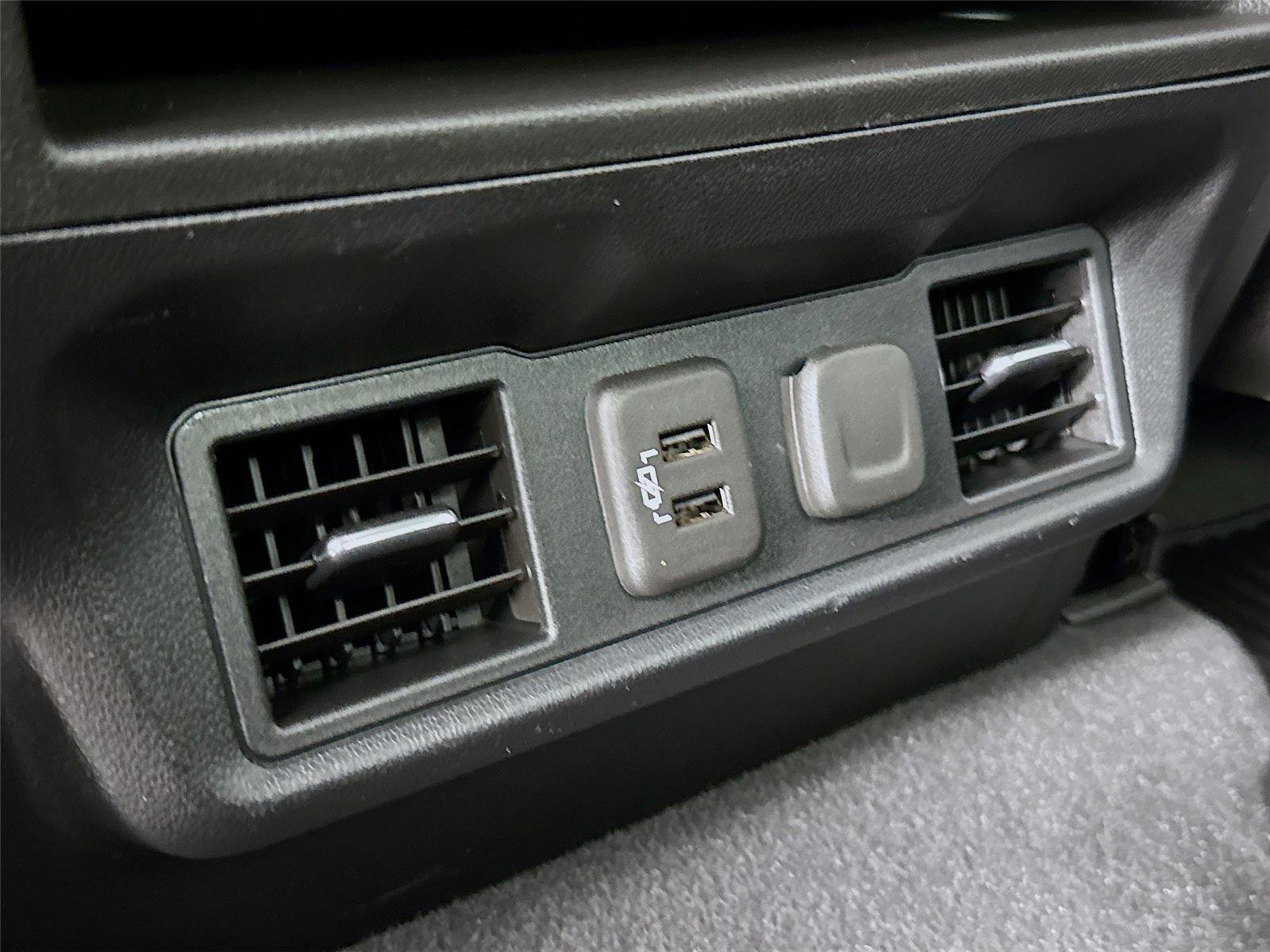 Used 2022 Chevrolet Silverado 1500 LT image 25