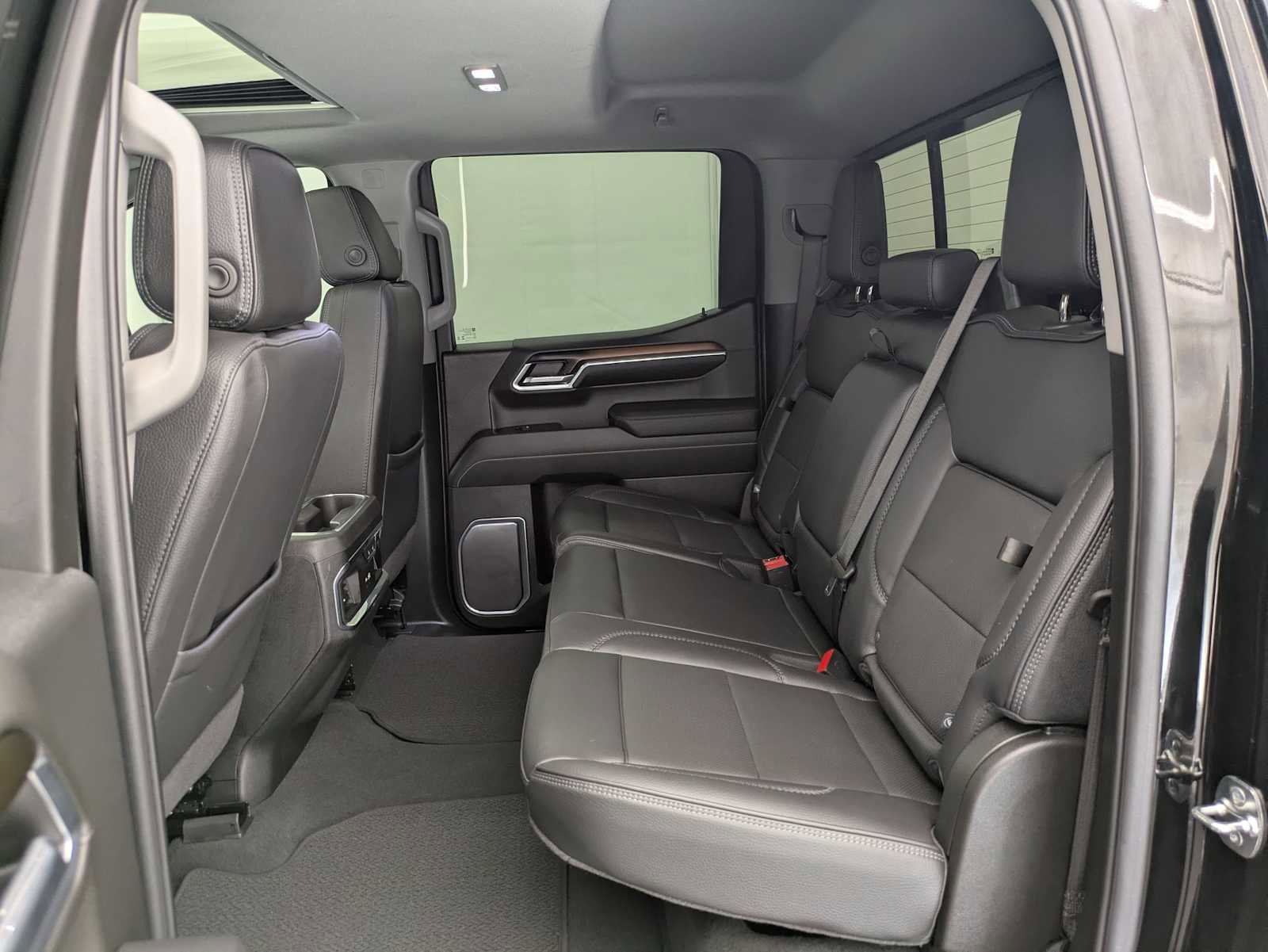 Used 2025 GMC Sierra 1500 Denali w/ Technology Package AWD/4WD image 19