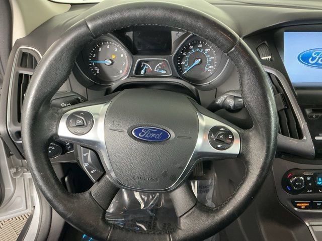 Used 2014 Ford Focus Titanium FWD image 16
