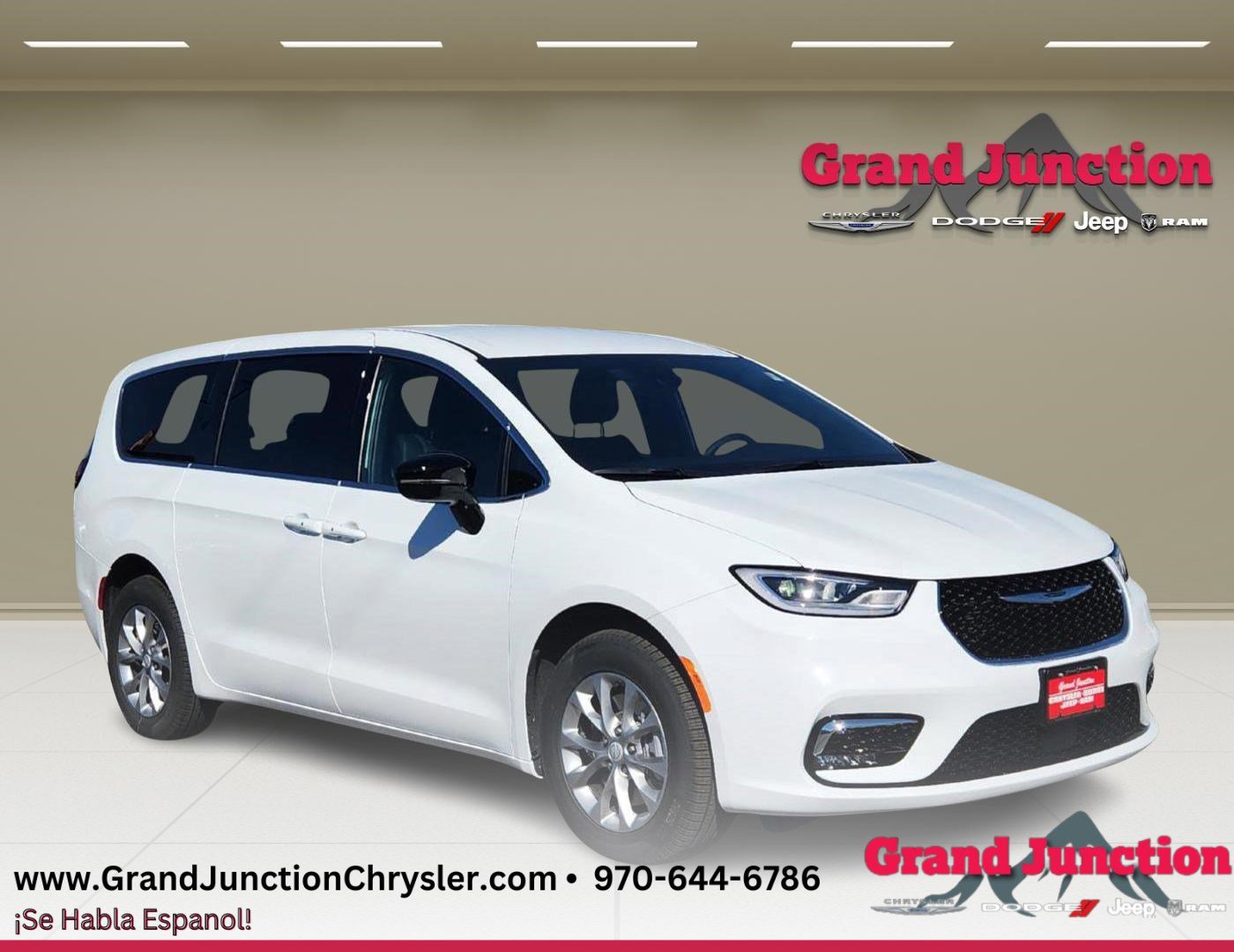 New 2026 Chrysler Pacifica Select