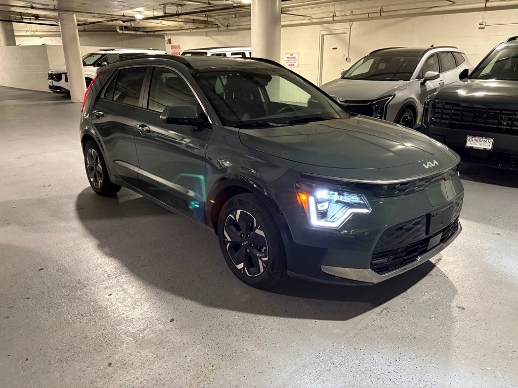 Certified 2023 Kia Niro Wave w/ Wave Preserve Package FWD image 1