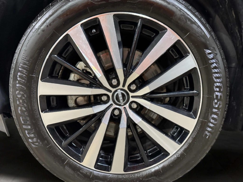 Used 2025 Nissan Pathfinder Platinum AWD/4WD image 34