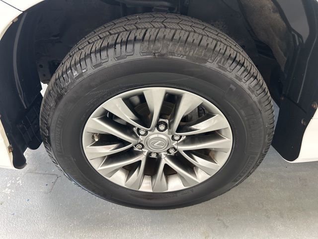 Used 2014 Lexus GX 460 Luxury w/ Preferred Accessory Package image 4