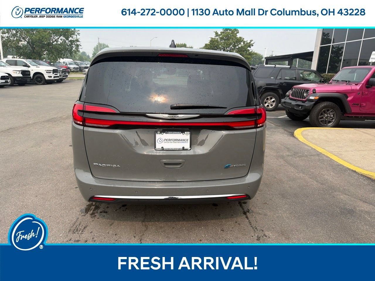 Used 2024 Chrysler Pacifica Limited FWD image 5