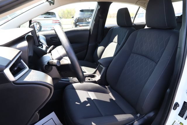 Used 2025 Toyota Corolla LE FWD image 11