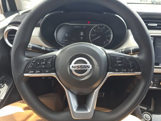 Used 2021 Nissan Versa SV FWD image 14