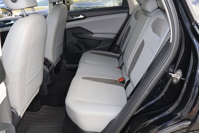 Certified 2022 Volkswagen Taos SE image 14