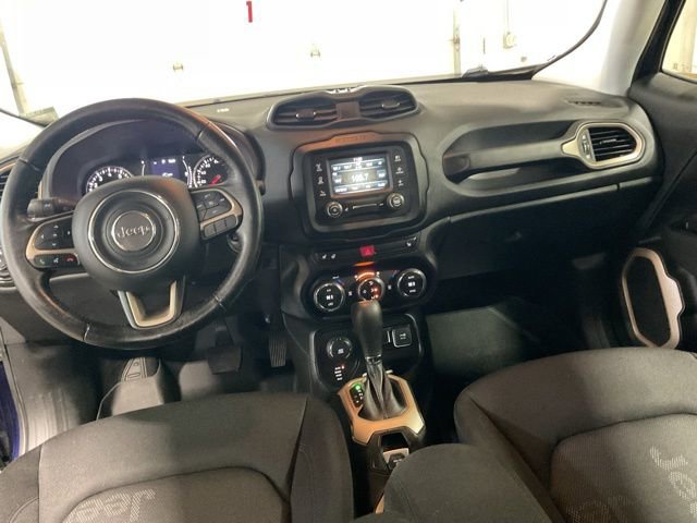 Used 2017 Jeep Renegade Latitude w/ Popular Equipment Group image 12