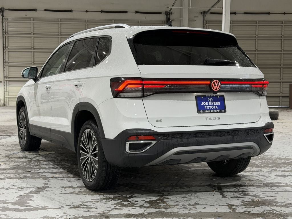 Used 2025 Volkswagen Taos SE FWD image 7