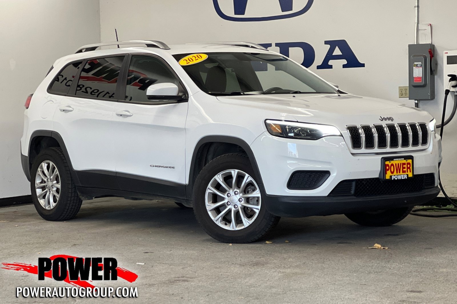 Used 2020 Jeep Cherokee Latitude w/ Cold Weather Group